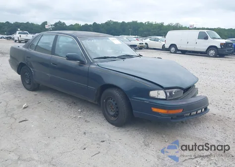 1992 Toyota Camry Le from USA, damaged, VIN 4T1SK12E2NU077952